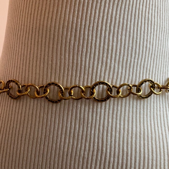 Artisan made Gold Ornate Chain Necklace - Picture 4 of 4